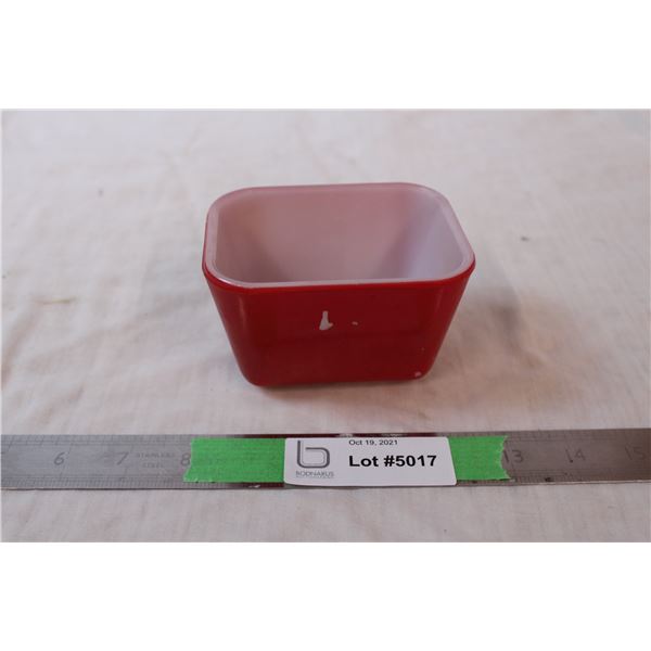 Pyrex refrigerator dish