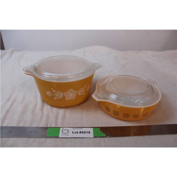 Pyrex ovenware with lids