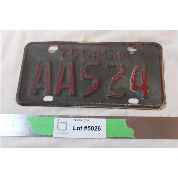 Vintage (75 sask) licence plate