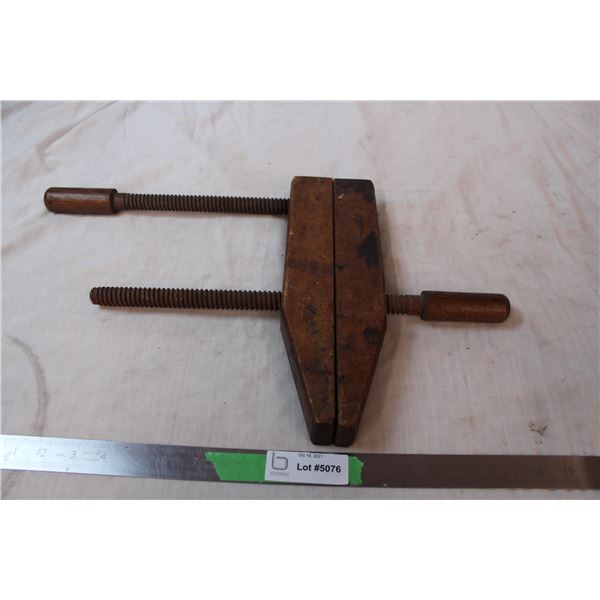 Wooden screw clamp