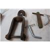 Image 2 : Vintage clevis and pins