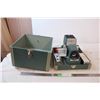 Image 1 : Argus 300 projector, in carrying case