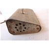 Image 3 : vintage foot warmer and cast iron accessory