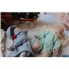 Image 2 : Porcelin baby dolls and ceramic horse & carriage