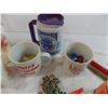 Image 5 : Novelty Mugs, plastic trinkets
