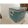 Image 3 : Coleman baby blue cooler (missing latch)