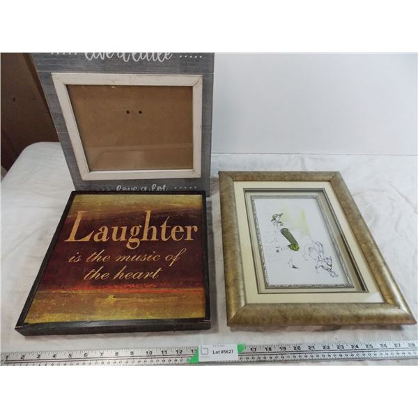 Household frames + metro picture