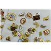 Image 4 : Misc. Decorative Pins