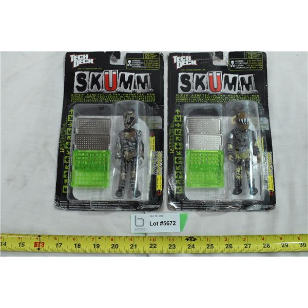 Tech Deck Skumm Action Figures & Roxx Rockett Launcher