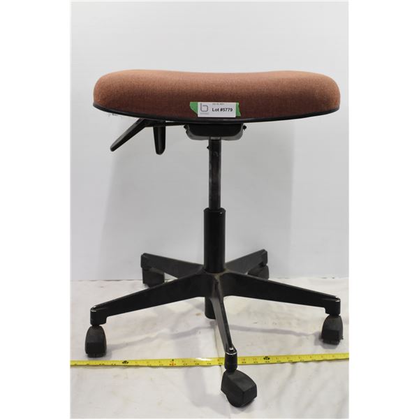 Garage Chair w/ Wheels