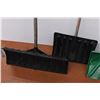 Image 3 : 5 Snow Shovels