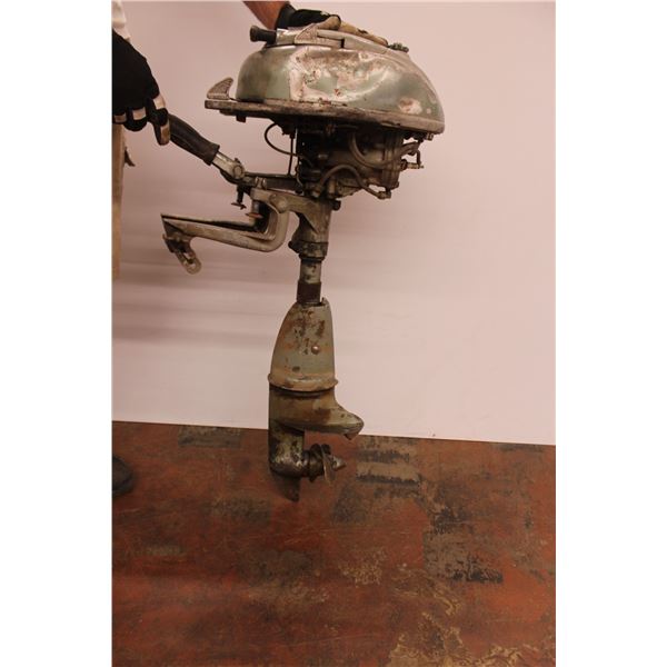 Vintage johnson boat motor (not working)