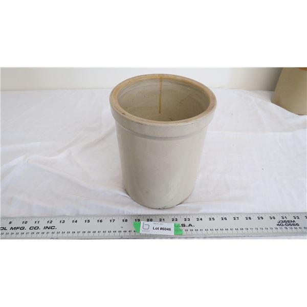 2 Gal? stoneware crock (no lid)