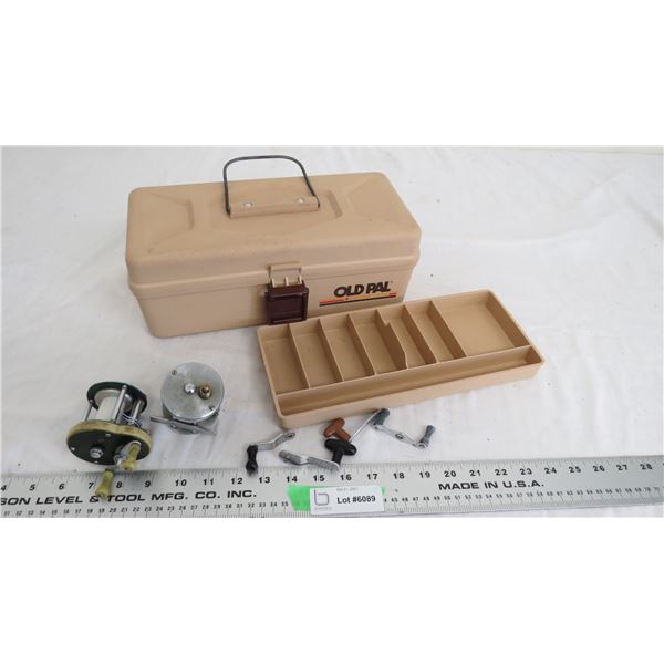 Old Pal plastic tackle box + reel parts