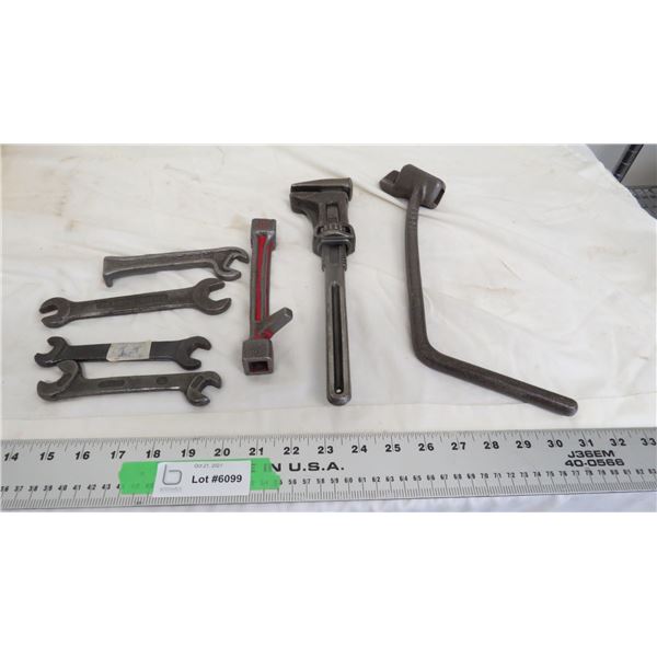 (7) vintage + unique wrenches (6 are IH)