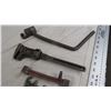 Image 3 : (7) vintage + unique wrenches (6 are IH)