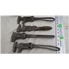 Image 2 : 4 pipe wrenches (3 stamped IH), hammmer stamped