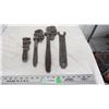 Image 1 : 3 pipe wrenches + 1 wrench