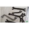 Image 3 : 9 vintage wrenches (some IH)