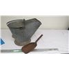 Image 1 : vitage coal pail + scoop