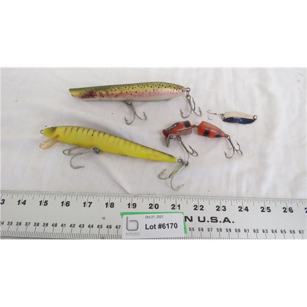 (4) vintage fishing hooks