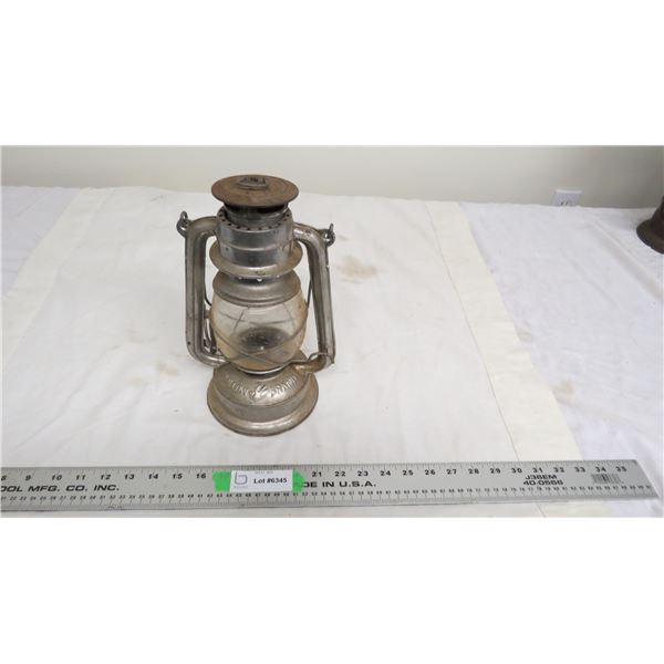 Swallow Brand 225 Barn lantern