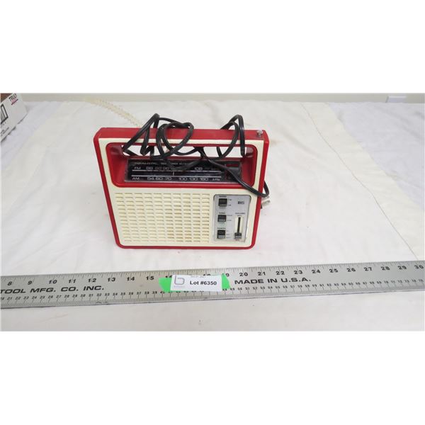 Realistic Dual Power AC/Battery Radio (working)