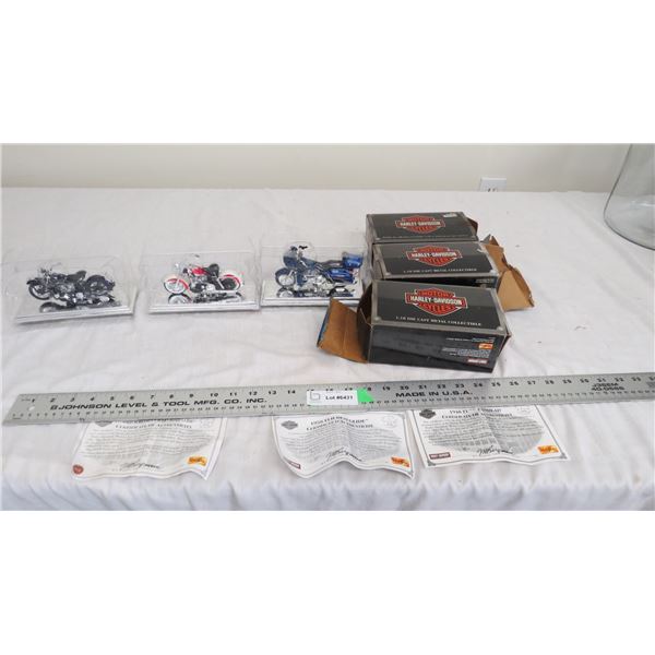 3X The Money - Miasto Harley Davidson Motorcycle scale die cast toys (in box)