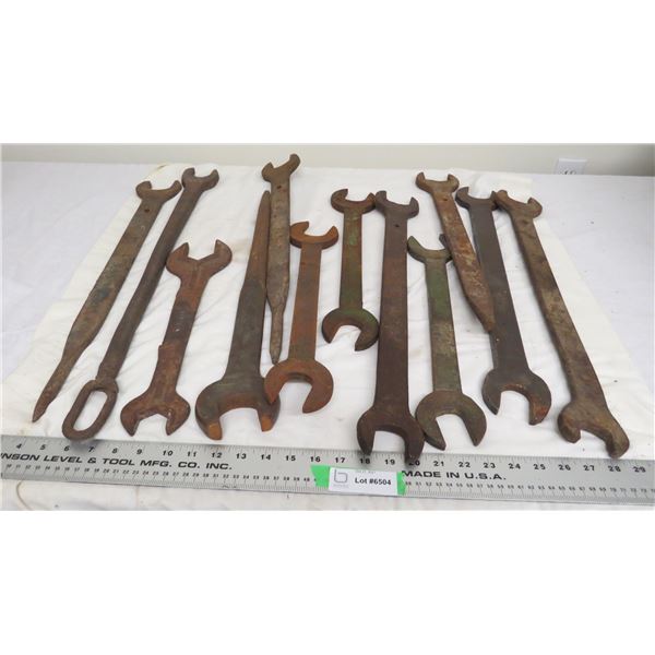 lot of vintage wrenches