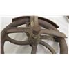 Image 4 : vintage well pulley + vintage tools