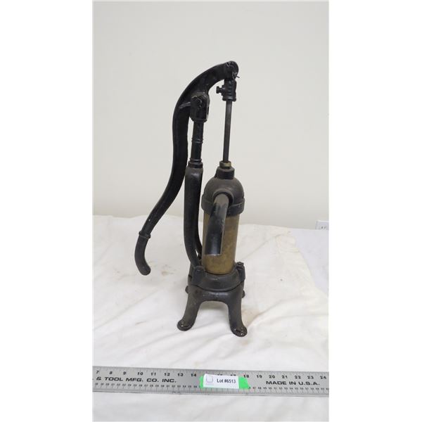 vintage cistern pump (hayes)