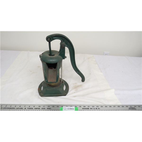 vintage cistern pump (hayes)