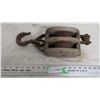 Image 2 : vintage block pulley
