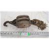 Image 1 : vintage block pulley