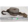 Image 3 : vintage block pulley
