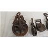 Image 2 : (4) vintage pulleys
