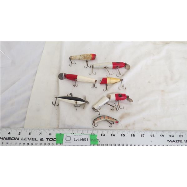 vintage wooden fishing hooks (7)