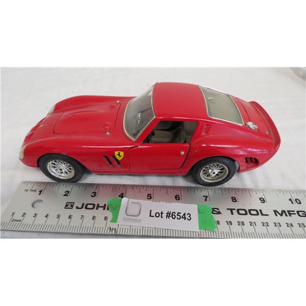 Durago 1/18 scale 1962 Ferrari GTO Die Cast Toy car (9" long)