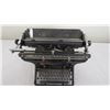 Image 2 : vintage underwood typewriter
