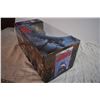 Image 5 : McFarlane Toys - Jaws Deluxe Boxed Set