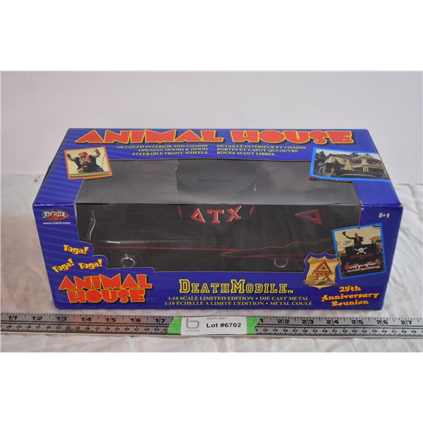 1:18 Die Cast Animal House Car