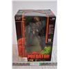 Image 1 : 12 Inch Predator Figure