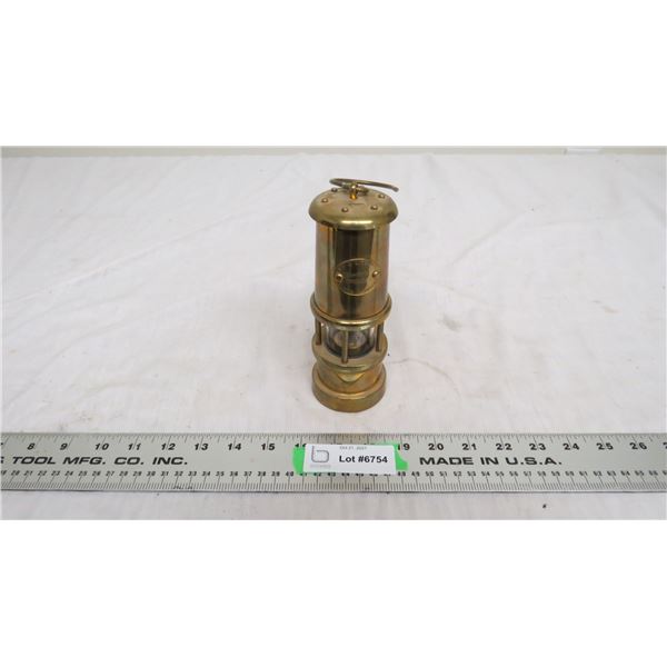 miners lamp (lamp and lime light co 6.5" tall)