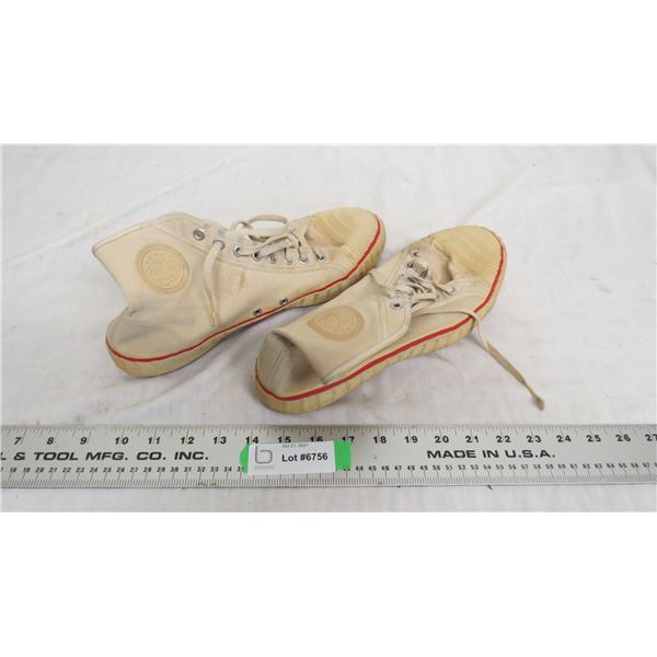 vintage shoes - size 10