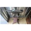 Image 2 : Vintage 77LB Anvil with Stand with accessorry chisel