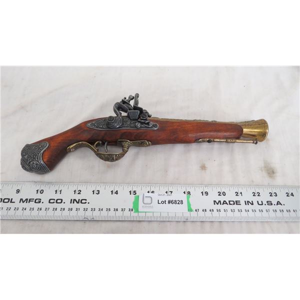 decorative wooden gun ornament (moving parts)