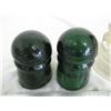 Image 4 : 5 insulators (2 are green)