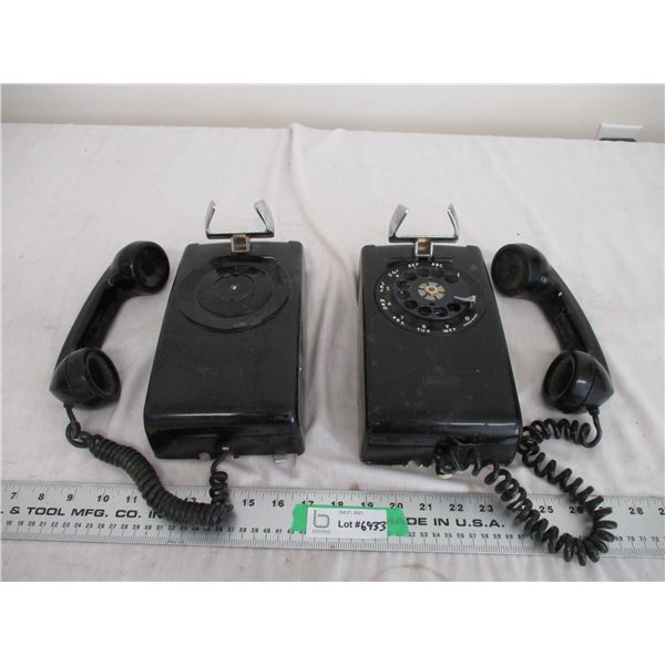 2 vintage telephones