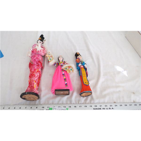 3 chinese doll figures
