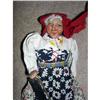 Image 1 : 10" Ravca Stockinette Woman With Red Scarf #2129019